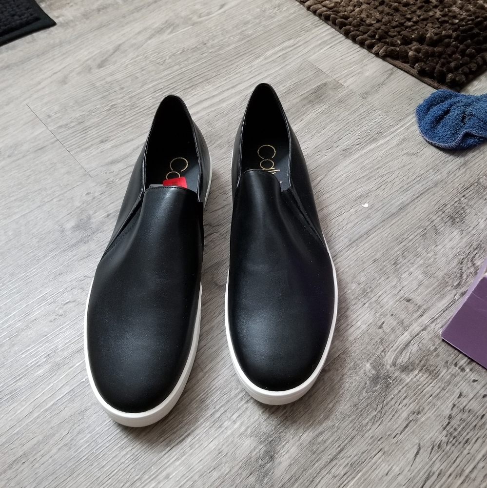 SHOE'S - Picture 2 of 8